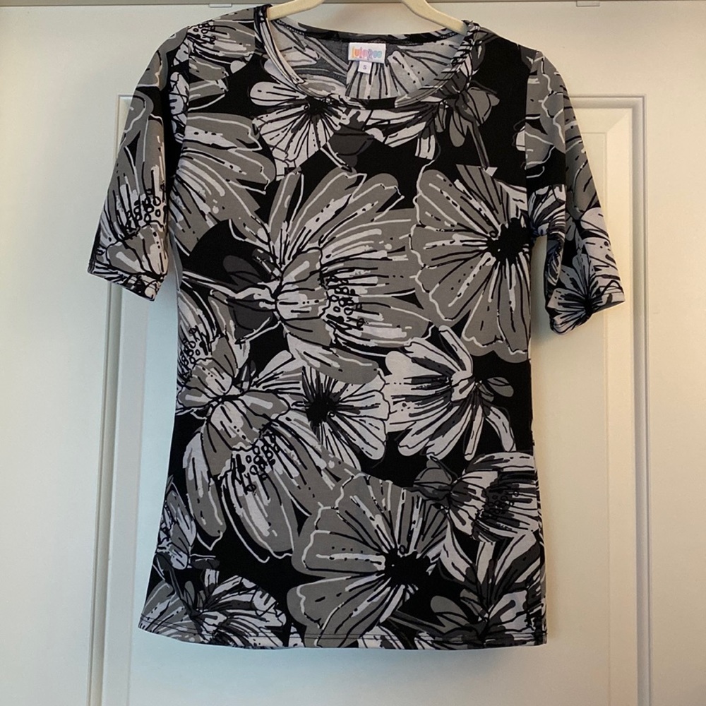 LuLaRoe GiGi. Size Small.